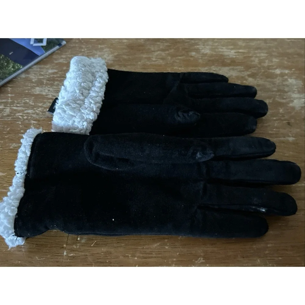 Women's Vintage Black Suede Gloves With Faux Sherpa Lining Size M/L EUC!